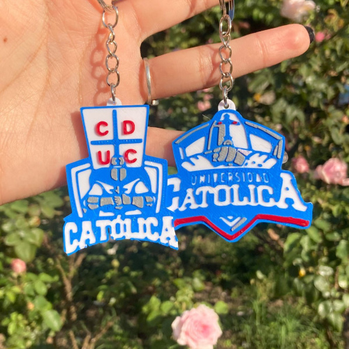 Llavero escudo UC con caballero cruzado